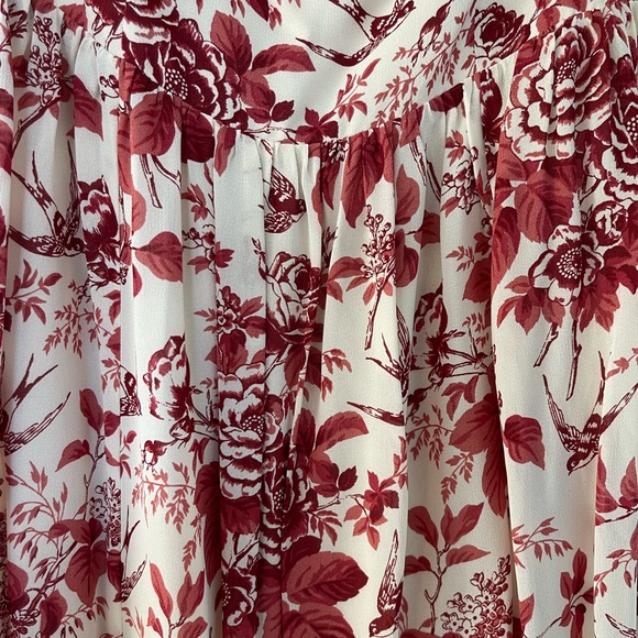 Reformation off-the-shoulder Violet Dress in red and white print. - Picture 4 of 5